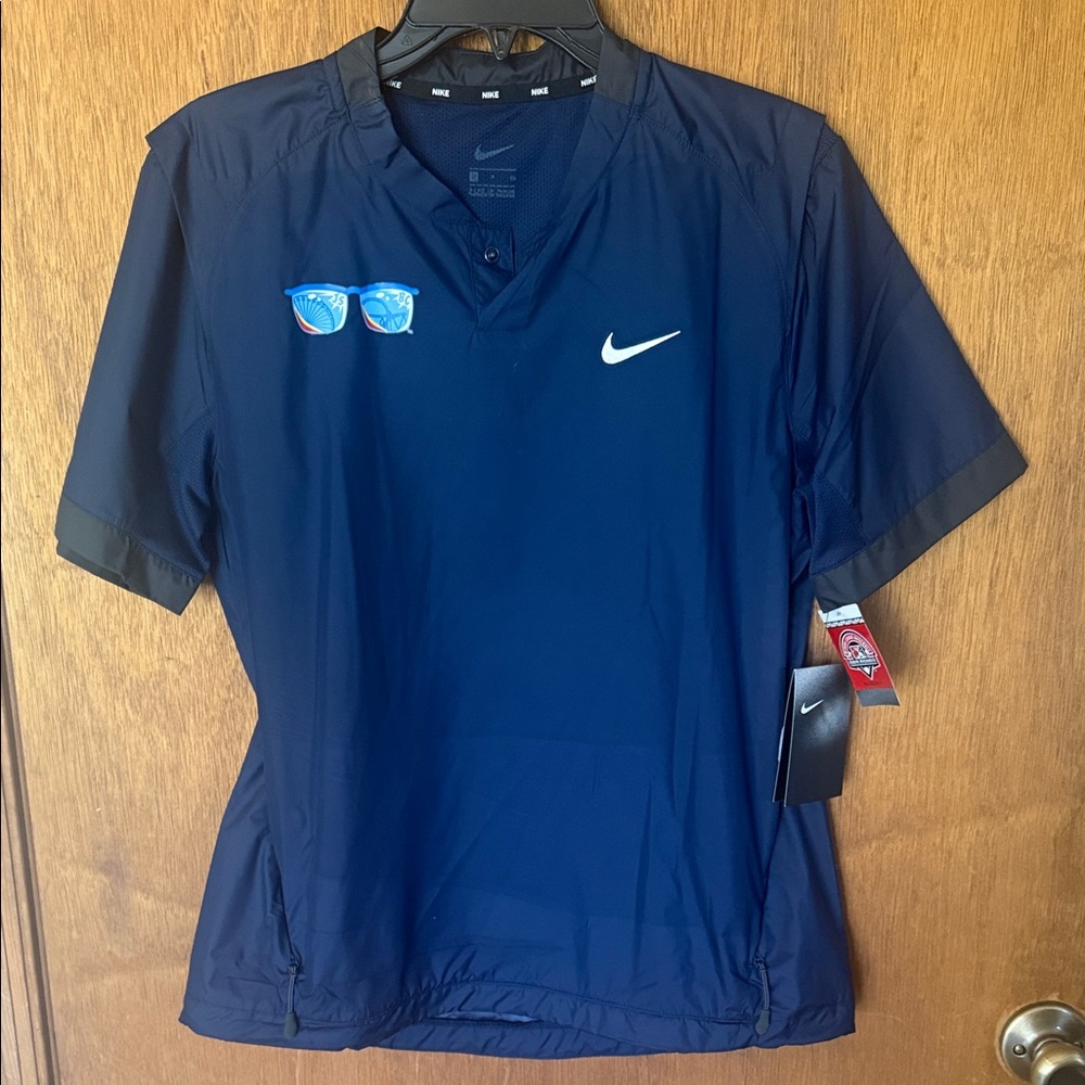 Nike Women's Navy Blue Short-Sleeve Pullover with White Swoosh